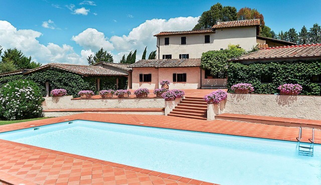 Cosy apartment in villa for 2 guests with WIFI, pool, TV and terrace