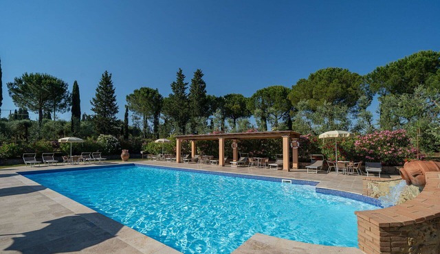 Cosy apartment for 4 guests with WIFI, A/C, pool, TV, pets allowed and panoramic view