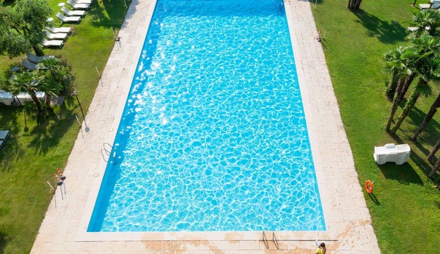 Cosy apartment for 5 guests with WIFI, pool, TV and balcony