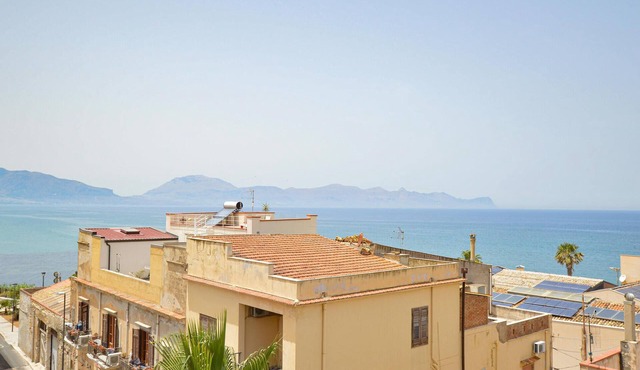 Cozy apartment in Balestrate with WiFi