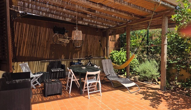 Cozy cottage within walking distance of the center