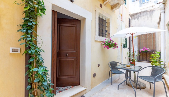 Cozy vacation home in the historic center of Noto