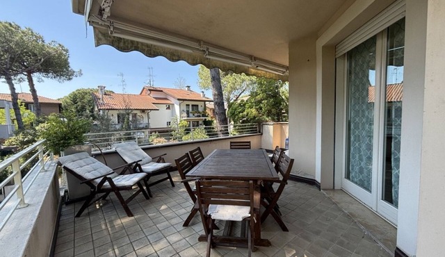 CV022 – Cervia, apartment with patio, terrace, and attic