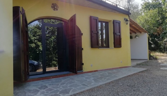 Escape to the Tuscan countryside, immersed in the woods