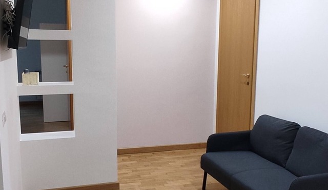 Eve's House. Up to 4 guests. Opposite the subway station