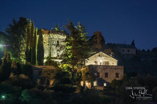 Exclusive 15th century castle, between Cinque Terre and Portofino, offering complete privacy and a private infinity pool