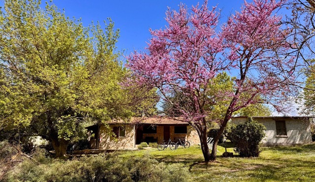 Farmhouse "Volpe" with Shared Pool, Private Terrace & Wi-Fi