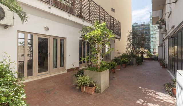 GuestHost - Quiet and bright 50sqm studio apartment able to accommodate up to 2 people.Located on the ground floor of a recently built building, the apartment is a few minutes walk from Tiburtina station and the metro stop.Quiet apartment ideal for smart
