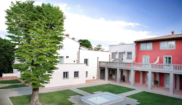Holiday apartment with outdoor pool and Wi-Fi