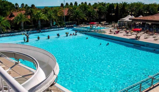 Holiday apartment with wellness area and water park