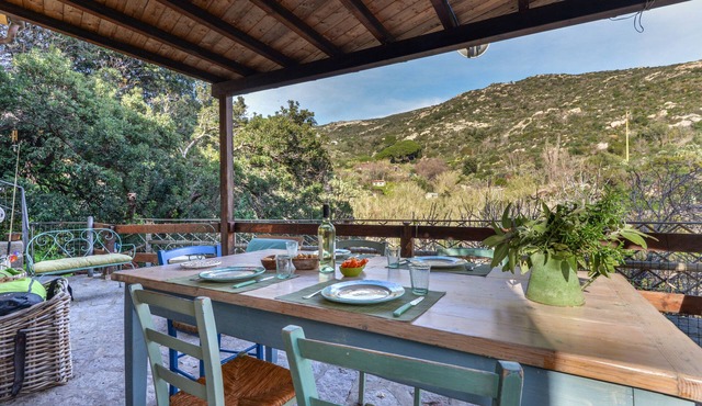 Holiday Apartment "Casetta Delle Mimose" with Sea View, Private Terrace & Wi-Fi