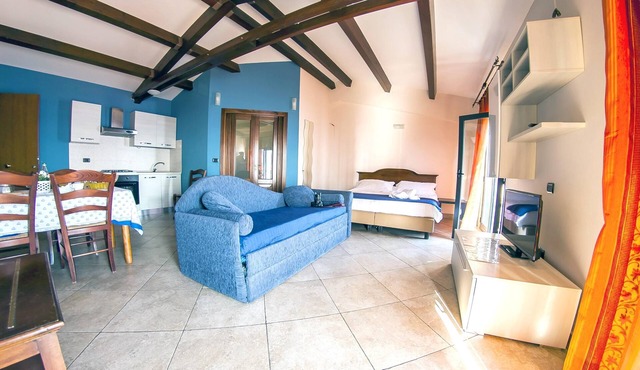 Homerez - 10 m away from the beach! House for 8 ppl. with sea view at Acireale