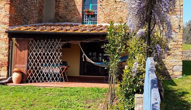 Independent apartment with private veranda3 placesVinci hills of Montalbano