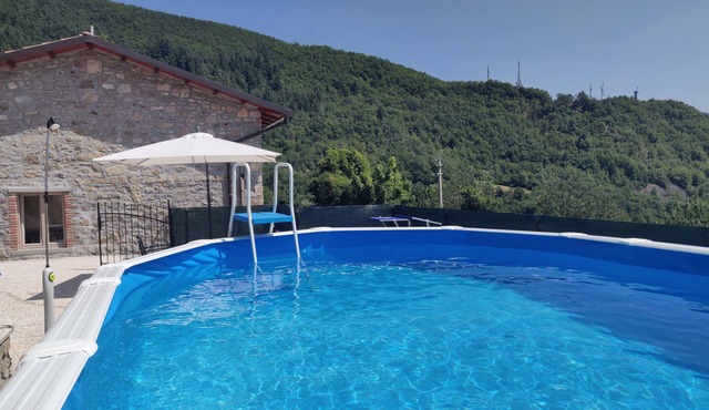 3 Bedroom Village House with Private Pool in Garfagnana - restaurant nearby