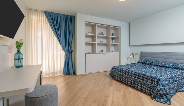 zeus-Triple room-Comfort-Private Bathroom-Balcony