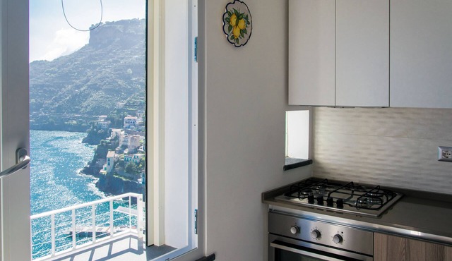 L'Aurora house with sea view, WIFI, air conditioning, on the path of the Lemons