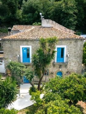 La Casa del Nespolo - Exclusive Country Suites - Seaview Pool & Self Check-in