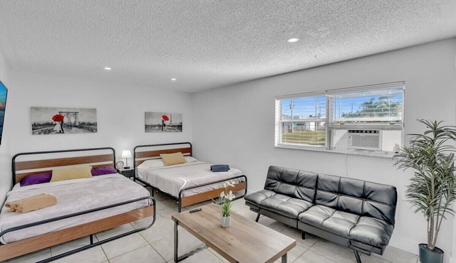 Large 2 Bed Studio Close to Beach & Hard Rock HA03 in Hollywood