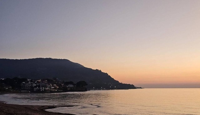 Large panoramic villa with direct beach access