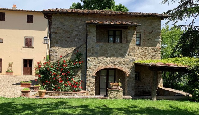 loggetta, lovely house with private garden & pool