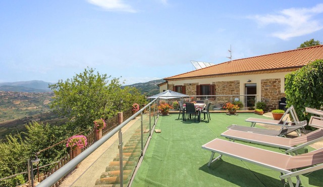 Lovely home in Laureana Cilento in Laureana Cilento