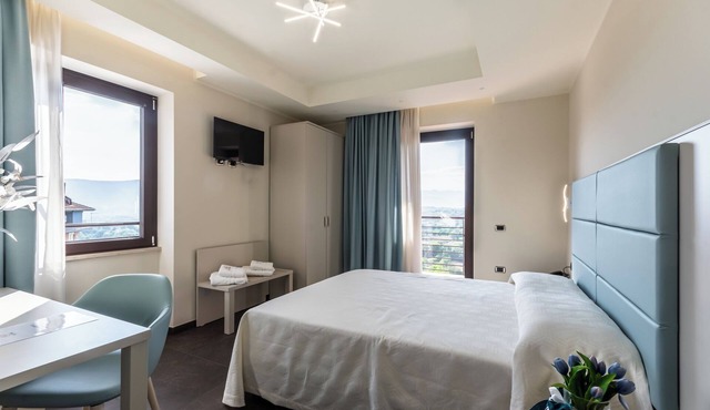 Lual Bleisure Hotel