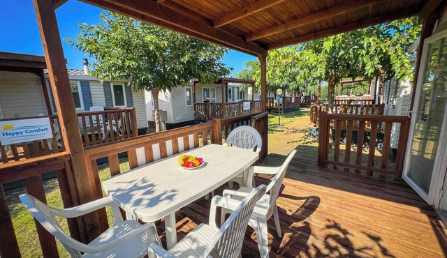 Mobile home with air conditioning and terrace