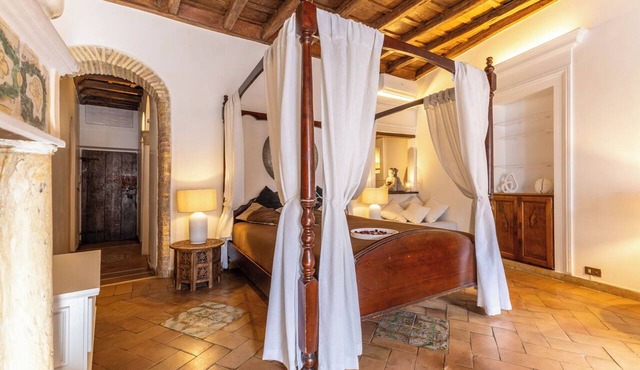 NAVONA HISTORIC LOVELY FLAT