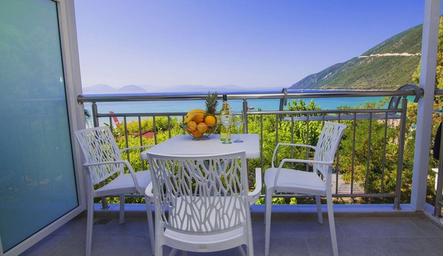 Nefeli in Lefkada