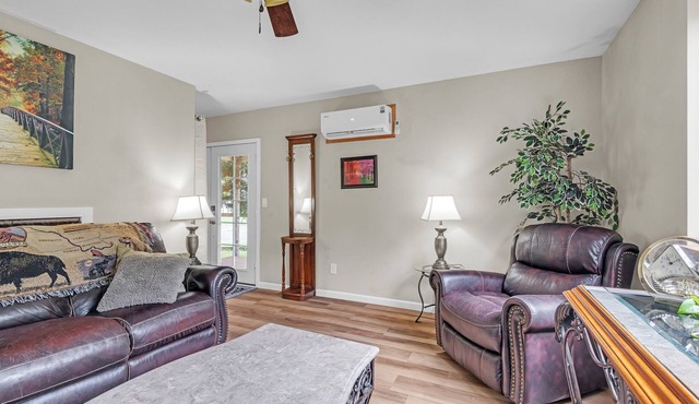 NEW! Treehaven Barn 3-Bedroom Farmhouse - Pets Allowed in Enumclaw