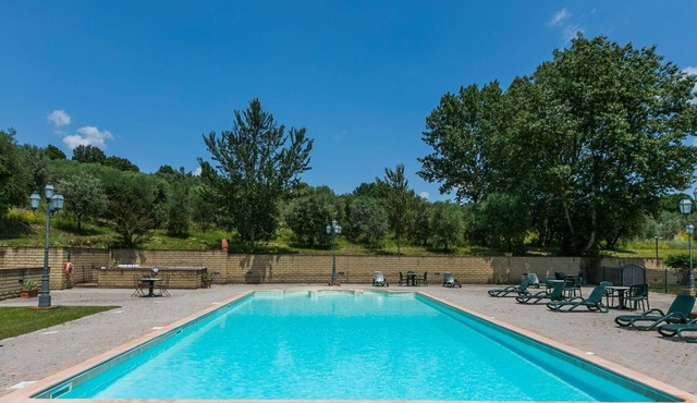 Nice apartment in villa for 4 guests with pool, A/C, WIFI, TV and parking