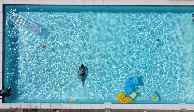 Nice apartment in villa for 3 people with A/C, pool and TV, close to Siena