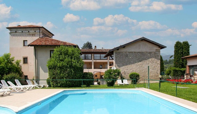 Nice apartment for 6 people with pool, A/C, WIFI, TV, balcony and pets allowed