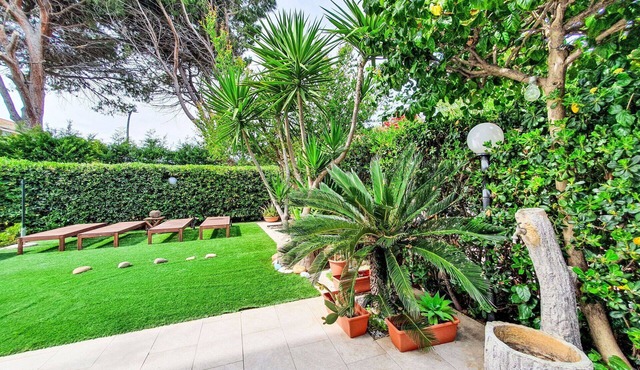 Nice apartment for 2 guests with A/C, private pool, WIFI, TV and terrace