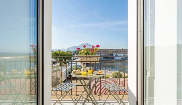 Old Port Luxury 2 | Modern Waterfront Elegance