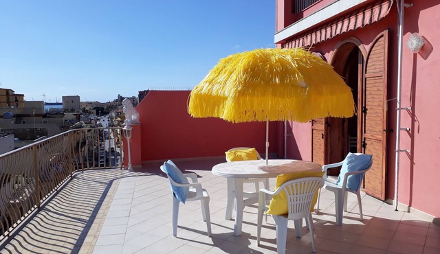 Paradise Terrace 150 mt Pietre Nere beach
