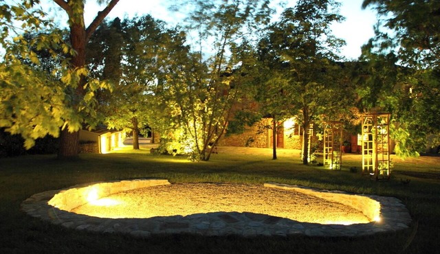 Podere Fichereto: Stone House, Olive Grove, and Parking for Family and Friends