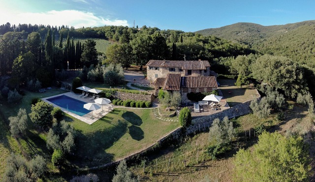 Private Chianti Estate - 5BR · Pool · Vineyard - Pizza Terrace - 10 Guests
