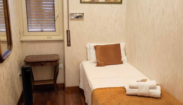 RENT ROOM WITH PRIVATE BATHROOM AND SHARED KITCHEN 3