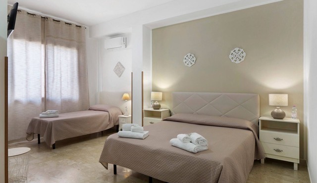 Room 'Demetra Malophoros - 16' with Shared Terrace, Wi-Fi and Air Conditioning