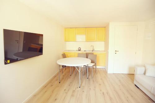 Ross' house 2