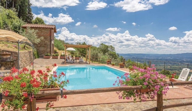 Sauna e Idromassaggio con Vista a Loro Ciuffenna !