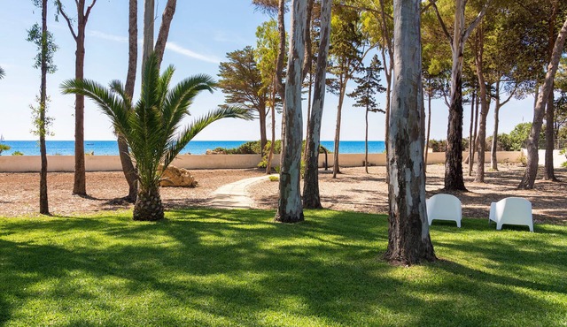 Sea front villa ,direct access to the rocky beach, Siracusa, Sicily