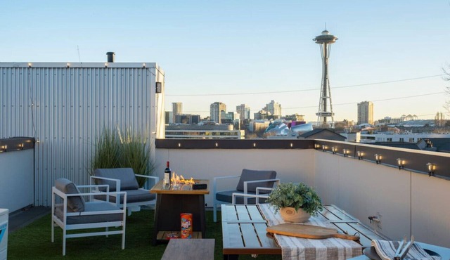 Seattle Luxury | Space Needle | Walkable | Parking in Seattle