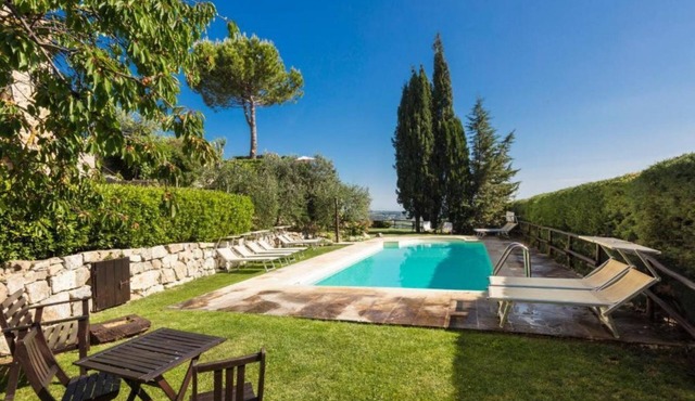 Simona delightful studio apartment with pool view