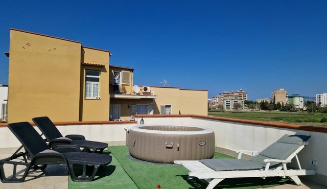 Solarium, whirlpool and fitness room