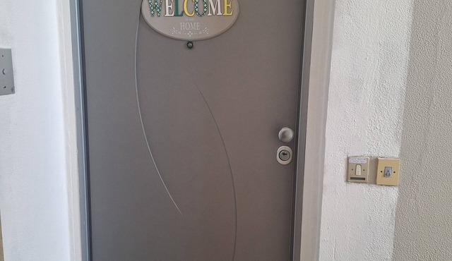 Spacious 4-bedroom apartment in tranquil Riva del Garda with AC