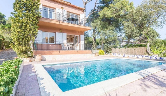 Studio in Spain near Beach & Mountain Views in Palafrugell