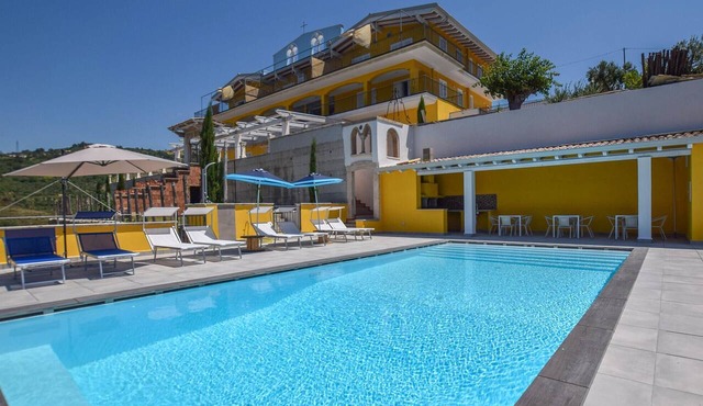 Stunning apartment in Laureana Cilento