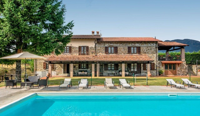 Stunning villa for 8 people with private pool, WIFI, TV and pets allowed